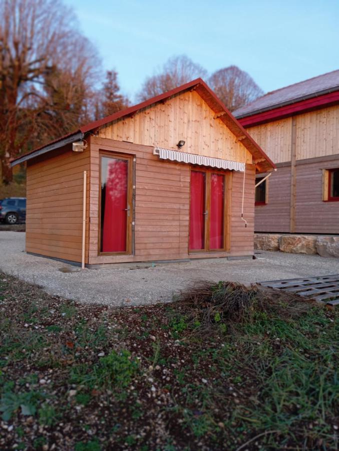 La P'Tite Maison Bois Du Herisson Menetrux-en-Joux Exteriör bild