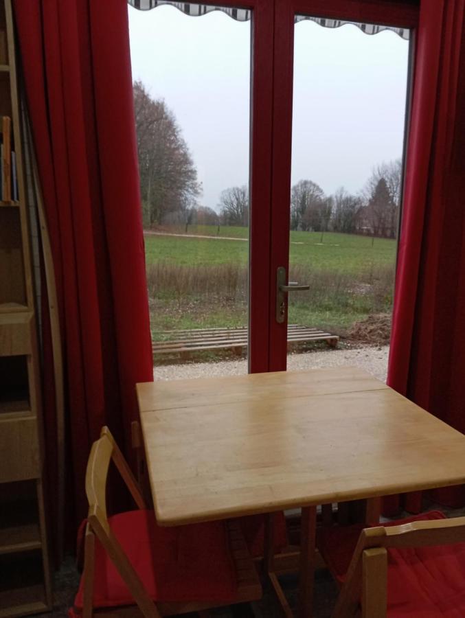 La P'Tite Maison Bois Du Herisson Menetrux-en-Joux Exteriör bild