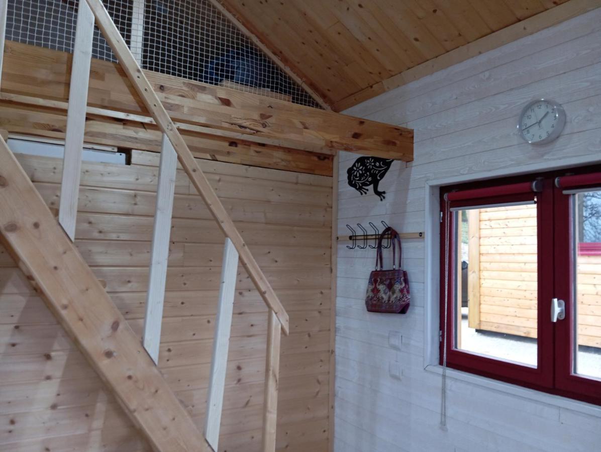 La P'Tite Maison Bois Du Herisson Menetrux-en-Joux Exteriör bild