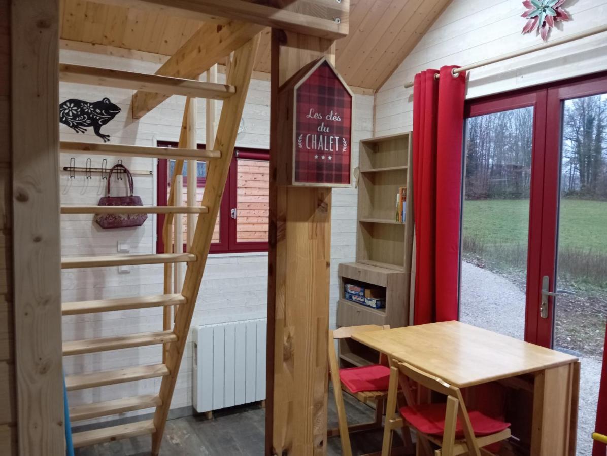 La P'Tite Maison Bois Du Herisson Menetrux-en-Joux Exteriör bild