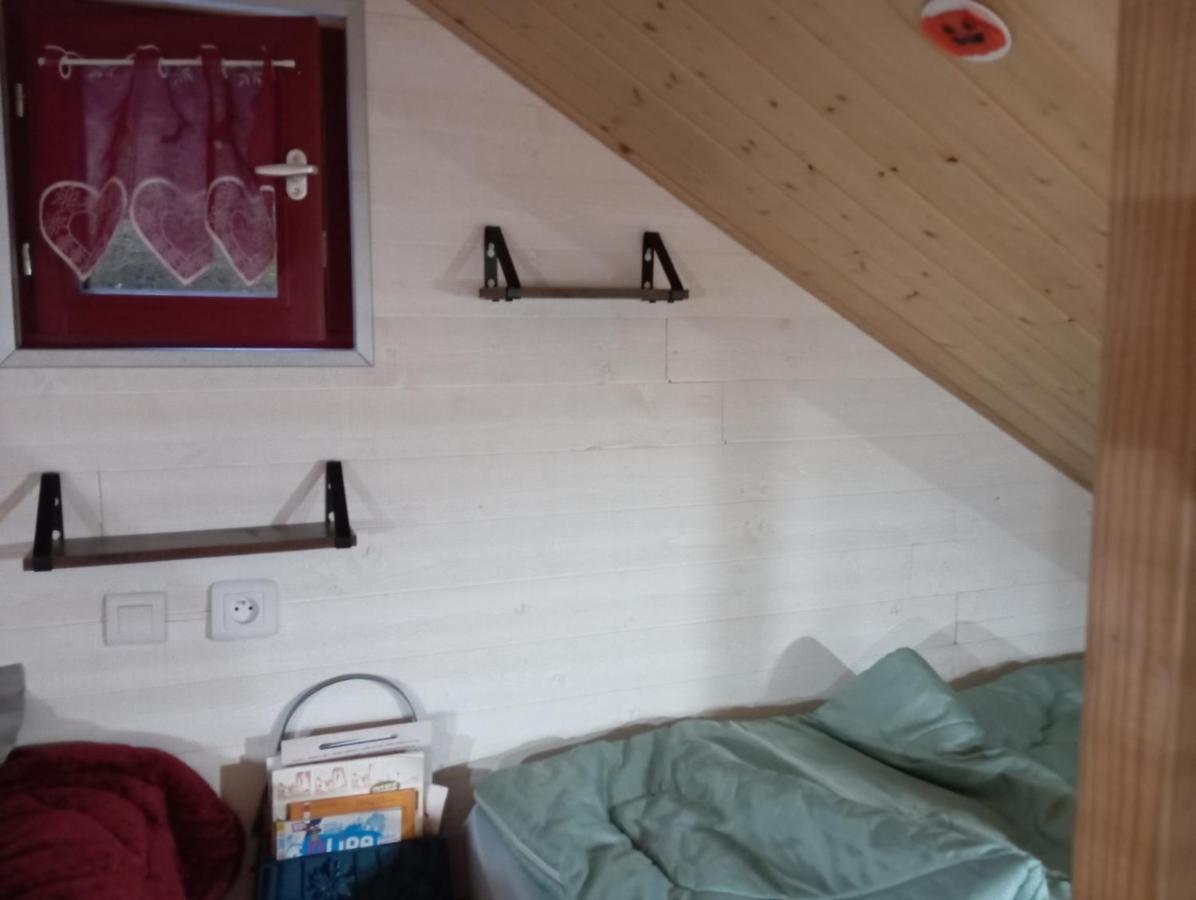 La P'Tite Maison Bois Du Herisson Menetrux-en-Joux Exteriör bild