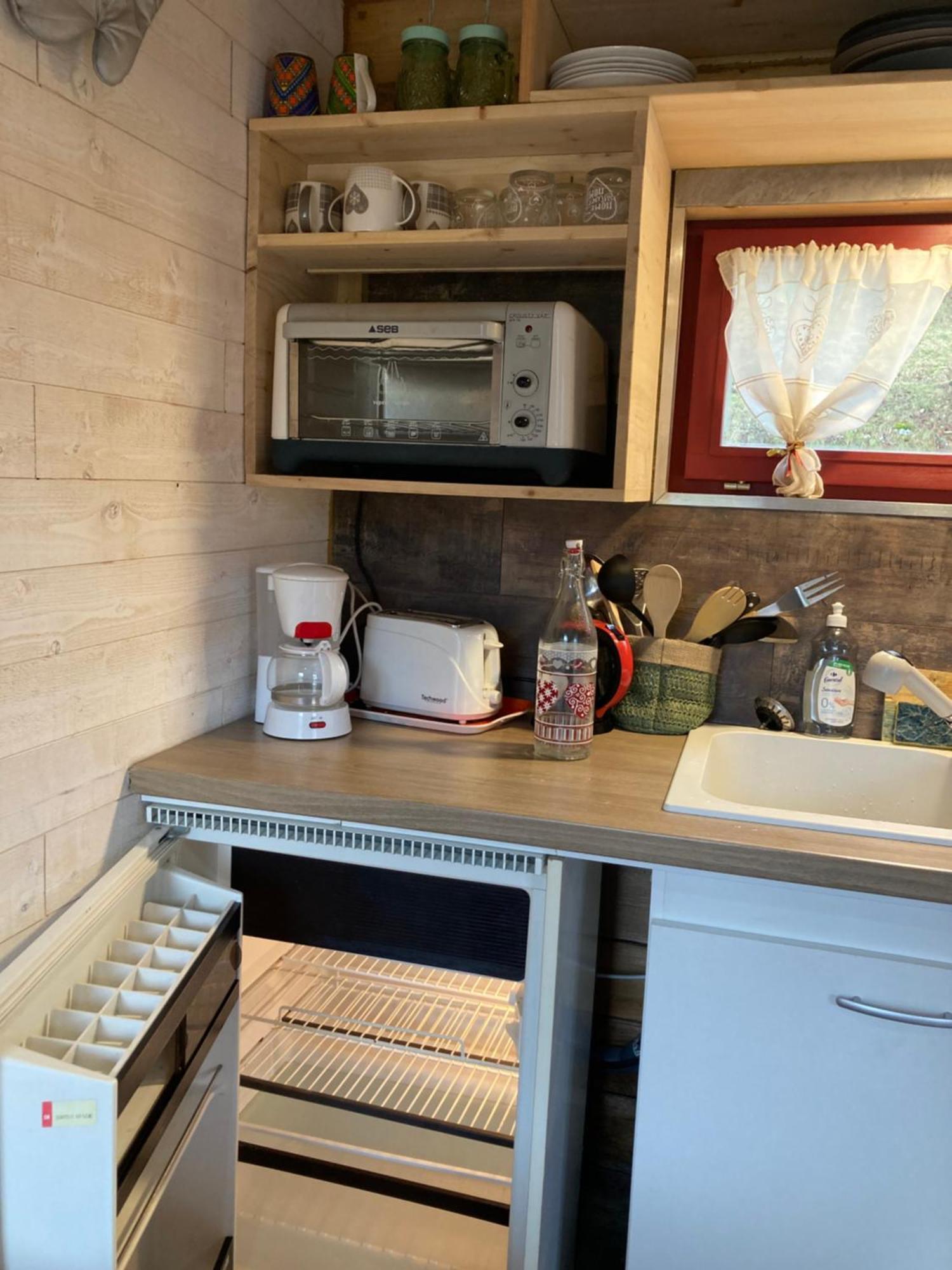 La P'Tite Maison Bois Du Herisson Menetrux-en-Joux Exteriör bild